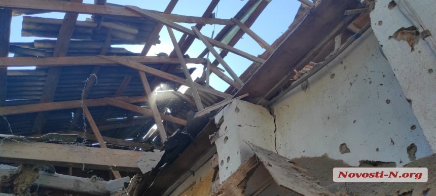 В селе под Николаевом в результате обстрела разрушен магазин (фото)