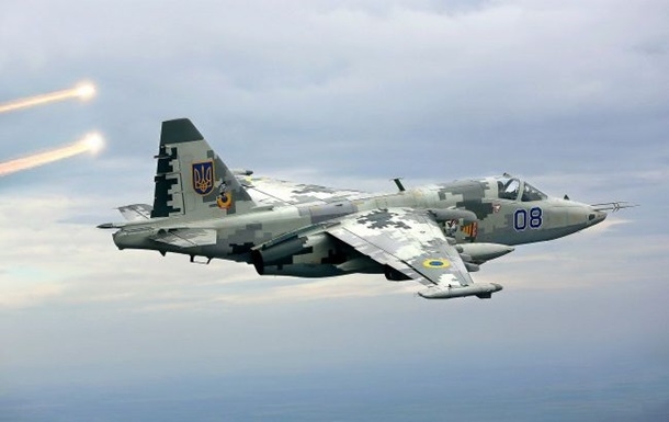 Украинская авиация уничтожила два склада боеприпасов и пункты управления войск РФ