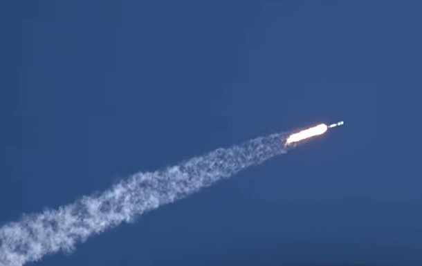 SpaceX провела успешный запуск тяжелой ракеты-носителя Falcon 9