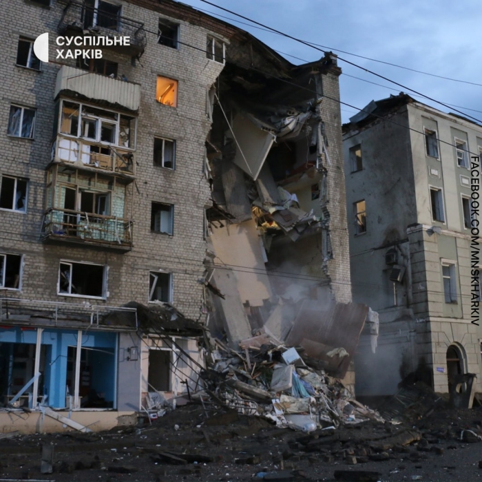 Ракетний удар по багатоповерхівці у Харкові зруйнував під'їзд: нові подробиці