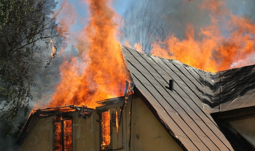 На Миколаївщині горів житловий будинок