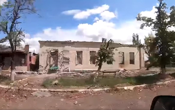 Украинские военные показали освобожденную от россиян Павловку (видео)