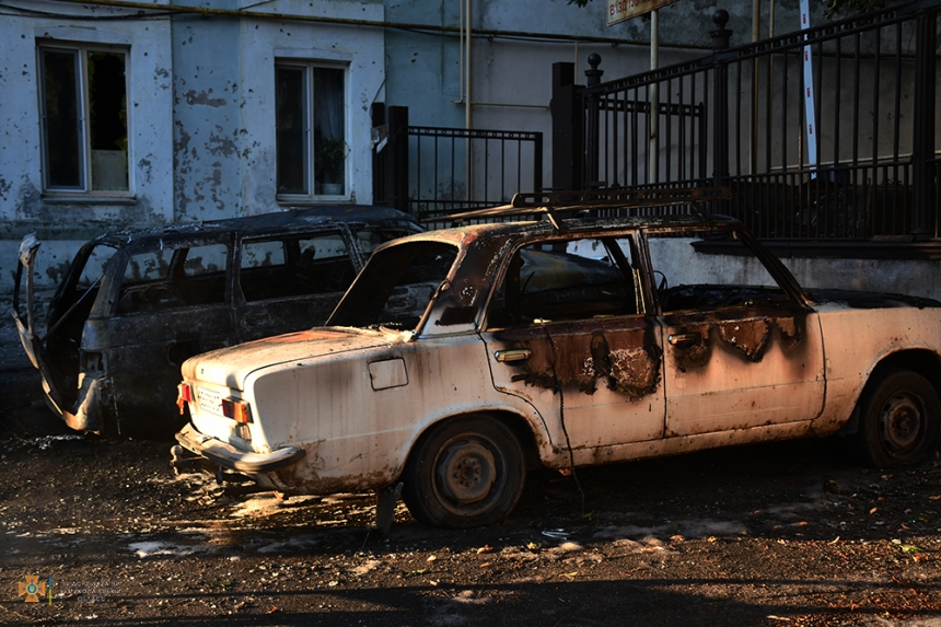 Масований обстріл Миколаєва: фото та відео наслідків