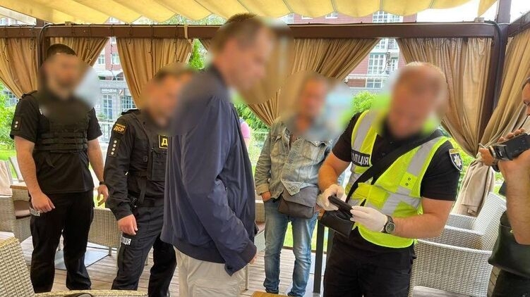 В Киеве на взятке $10 тысяч задержали экс-нардепа