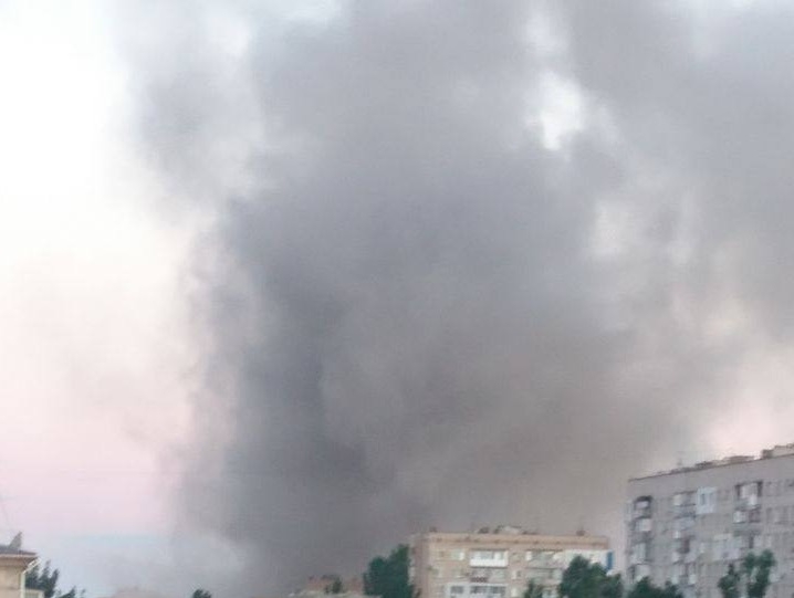 Потужний обстріл Миколаєва: окупанти потрапили до низки цивільних об'єктів