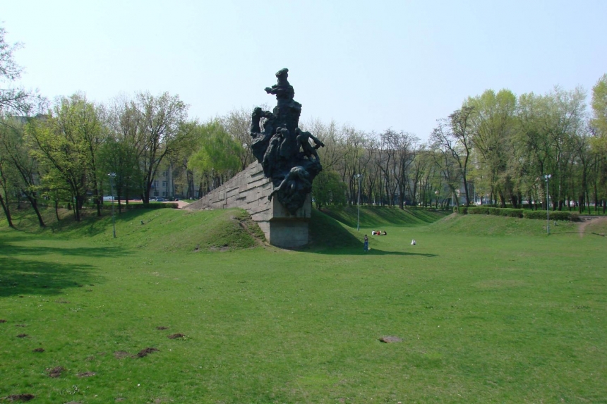 Киев готовится открыть военное кладбище рядом с Бабьим Яром