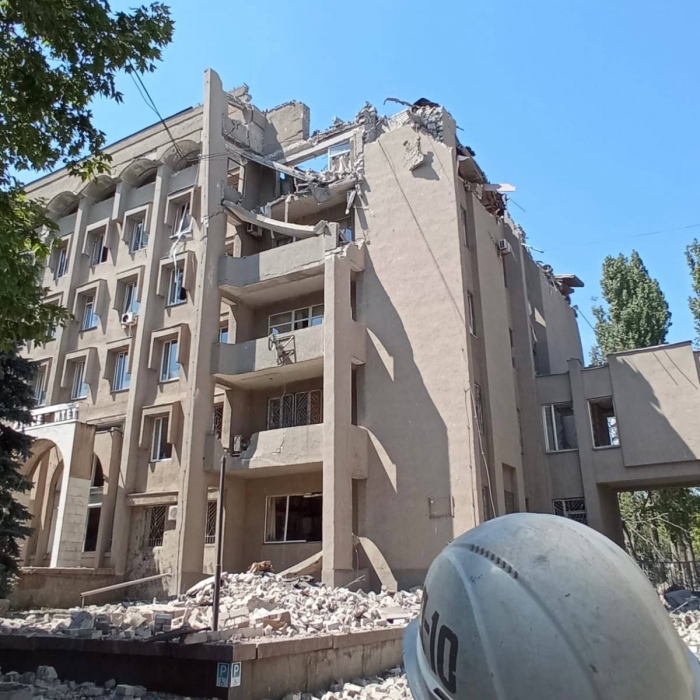 Обстріл ВНЗ у Миколаєві: рятувальникам довелося обрушити частину будівлі