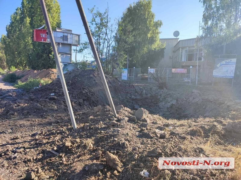 Обстріл Миколаєва: пошкоджено автосалон та підприємство сільськогосподарського профілю