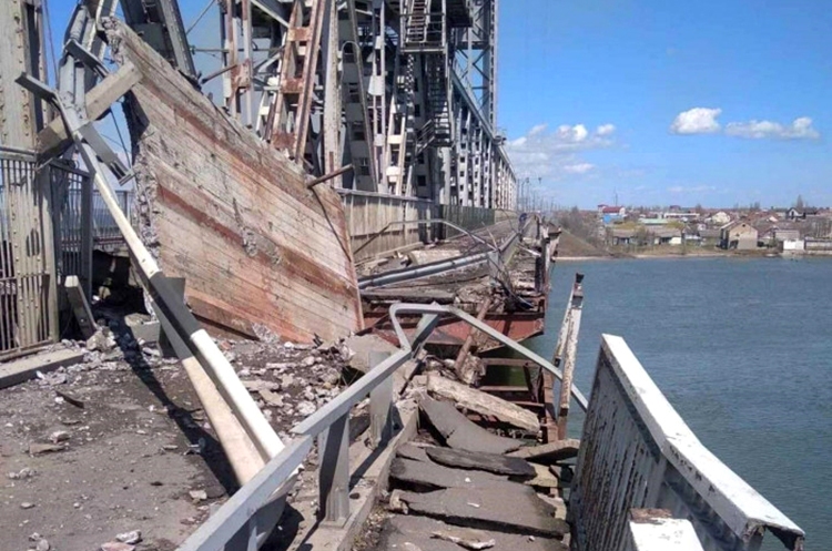 РФ вкотре вдарила по мосту через Дністровський лиман