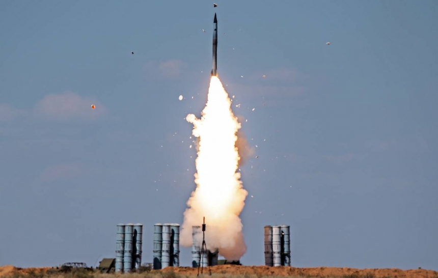 Вночі по Миколаєву окупанти випустили 7 ракет: пошкоджено АЗС, газопровід, постраждали