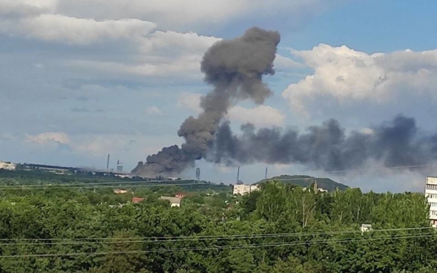 В оккупированной Горловке раздался мощный взрыв, после чего возник пожар (видео)