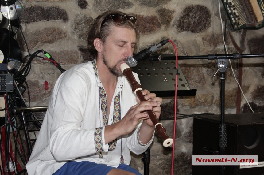 У Миколаєві музиканти на підтримку ЗСУ зіграли реггі – закінчилося все джемом (фоторепортаж)