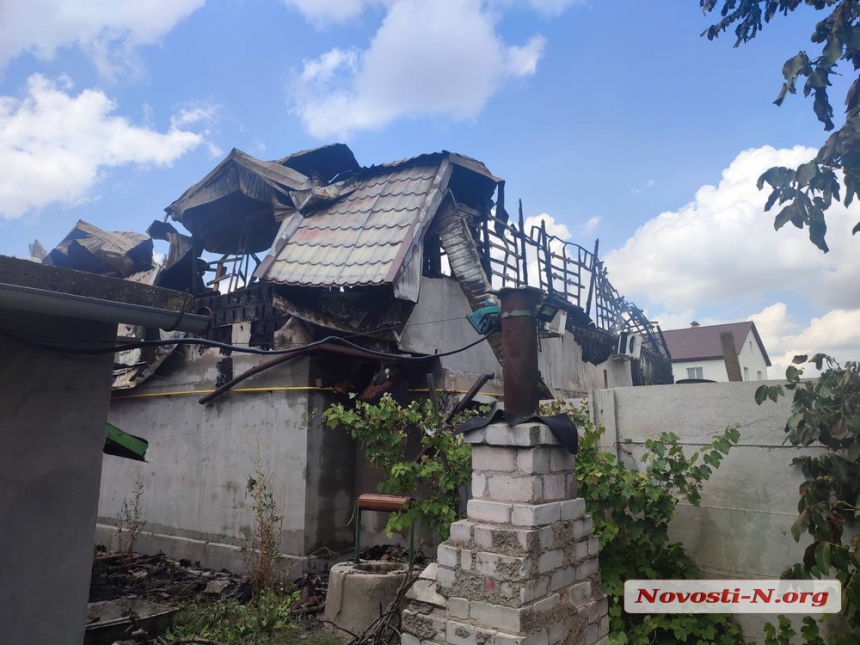Наслідки нічного обстрілу: у передмісті Миколаєва зруйновано та пошкоджено будинки