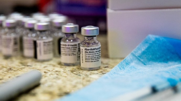 США передали Украине почти 500 тысяч доз вакцины от коронавируса