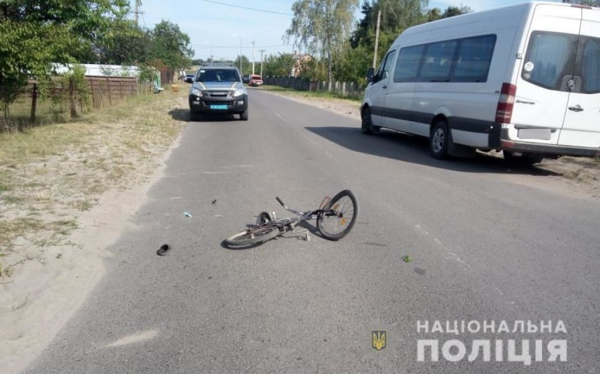 На Волині рейсовий автобус збив 7-річного хлопчика