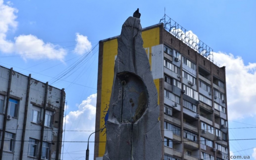В Запорожье демонтировали памятник Пушкину