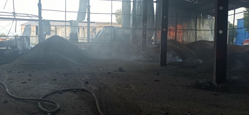 В Николаеве российская ракета разрушила пустой склад (фото)