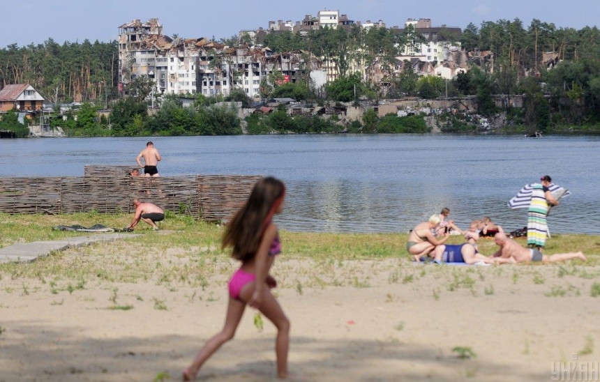 Як Ірпінь повертається до життя після російської агресії (фоторепортаж)