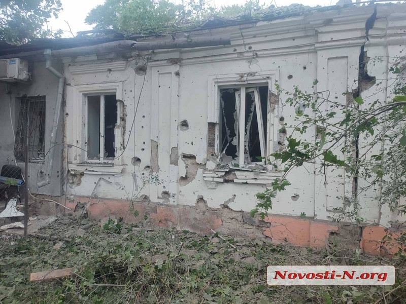 Обстріли Миколаївської області: поранені дві людини, пошкоджені електромережі та будинки