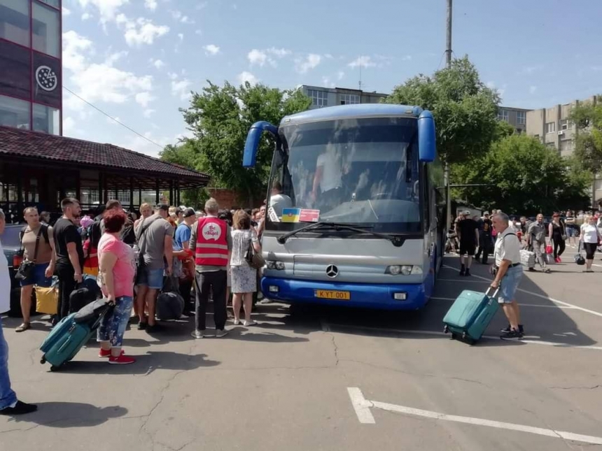 Из Николаева за рубеж централизованно эвакуировано 118 жителей