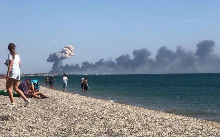 Взрывы в Крыму: есть пострадавшие и погибший, объявлена эвакуация