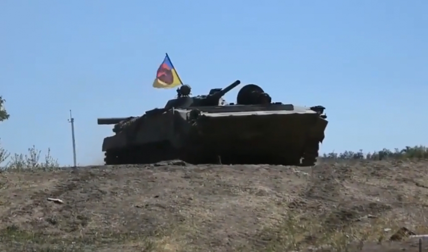 Как в Николаевской области воюют танкисты (видео)