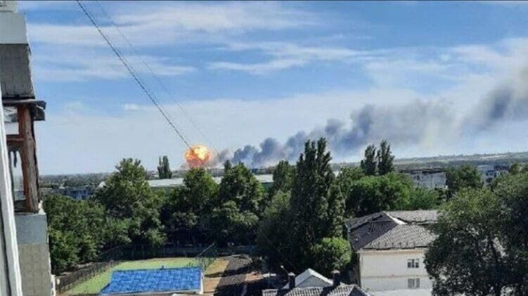 На аеродромі в Криму знищено близько 11 російських винищувачів, - Bild