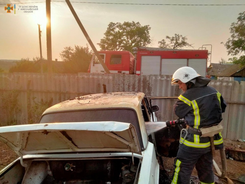 В Николаевской области горели ВАЗ-2101 и Toyota Avensis