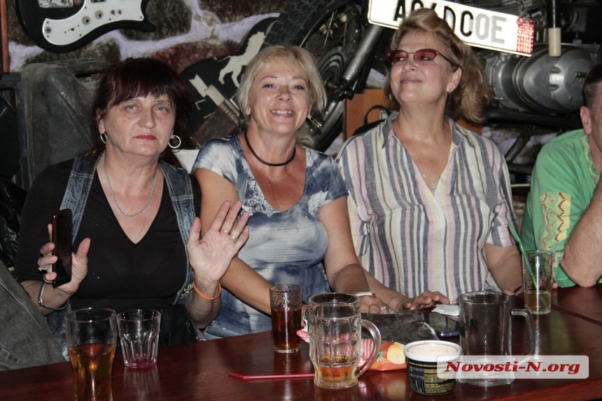 У миколаївському барі відбувся рок-концерт на підтримку ЗСУ (фоторепортаж)