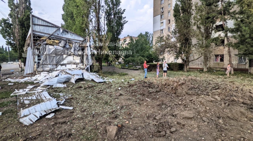 З'явилися фото наслідків вечірнього обстрілу Миколаєва