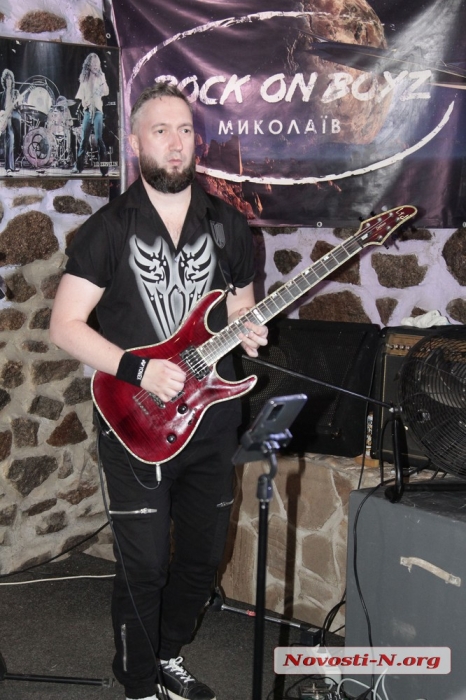 У Миколаєві прогримів хеві-метал: виступив гурт «Крила» (фото)