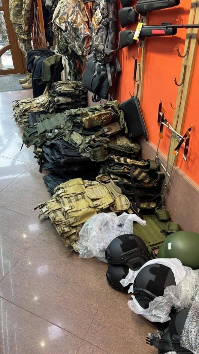 В магазинах Николаевской области выявили «гуманитарные» бронежилеты, шлемы и тепловизоры