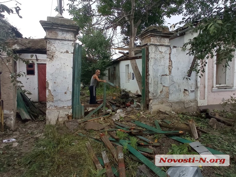 Николаев обстреляли ракетами С-300: повреждены «Могилянка», предприятие, жилые дома