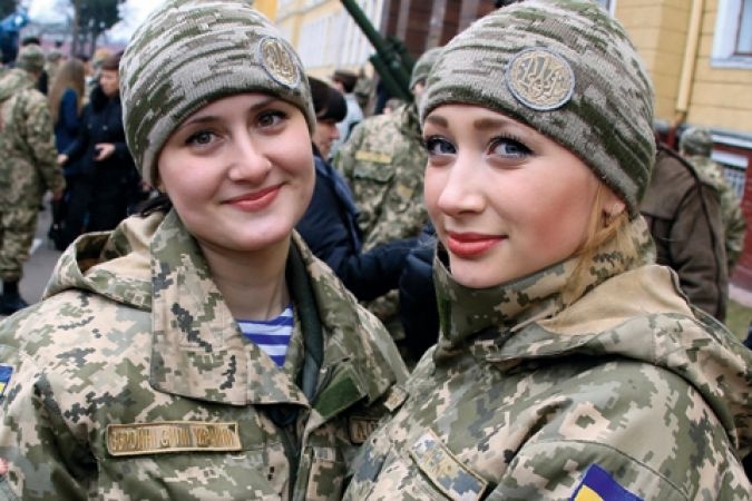 Обновленный список профессий военнообязанных женщин: кого теперь будут брать на учет