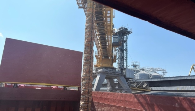 Десять суден із агропродукцією готуються до виходу з портів Одеси