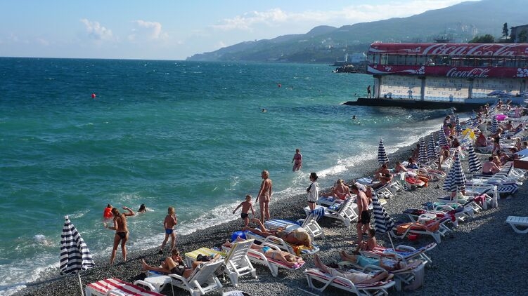 Цього року окупований Крим втратив половину туристів