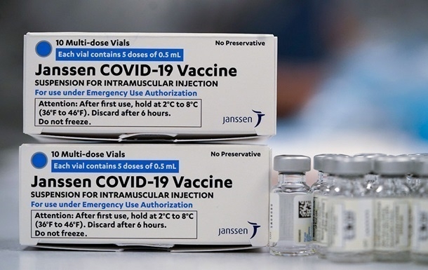 В Україну привезли 100 тисяч доз вакцини від COVID-19 компанії Johnson & Johnson
