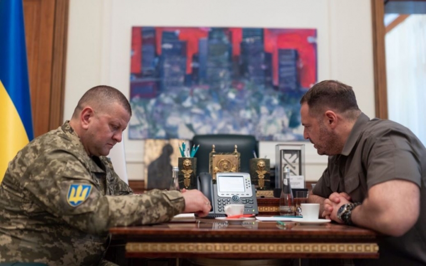 24 февраля в Офис президента Украины позвонили из Кремля и предложили сдаться - Washington Post