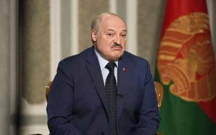 Лукашенко поздравил украинцев с Днем Независимости и цинично пожелал «мирного неба»