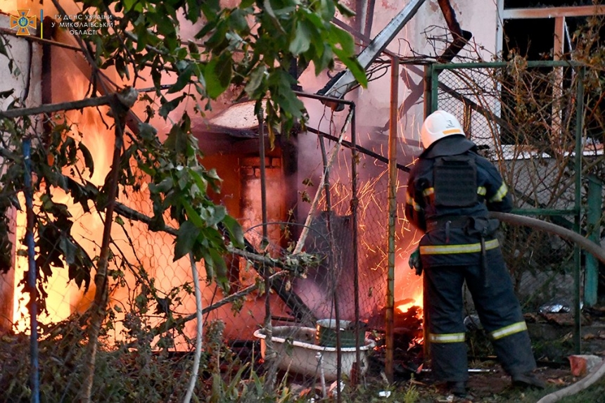 Рятувальники показали результати нічних обстрілів Миколаєва та області (фото, відео)