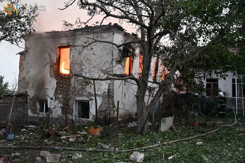 Спасатели показали результаты ночных обстрелов Николаева и области (фото, видео)