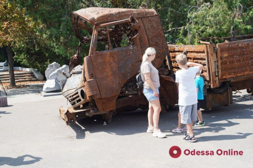 В Одесі відкрилася виставка знищеної російської техніки (фото, відео)