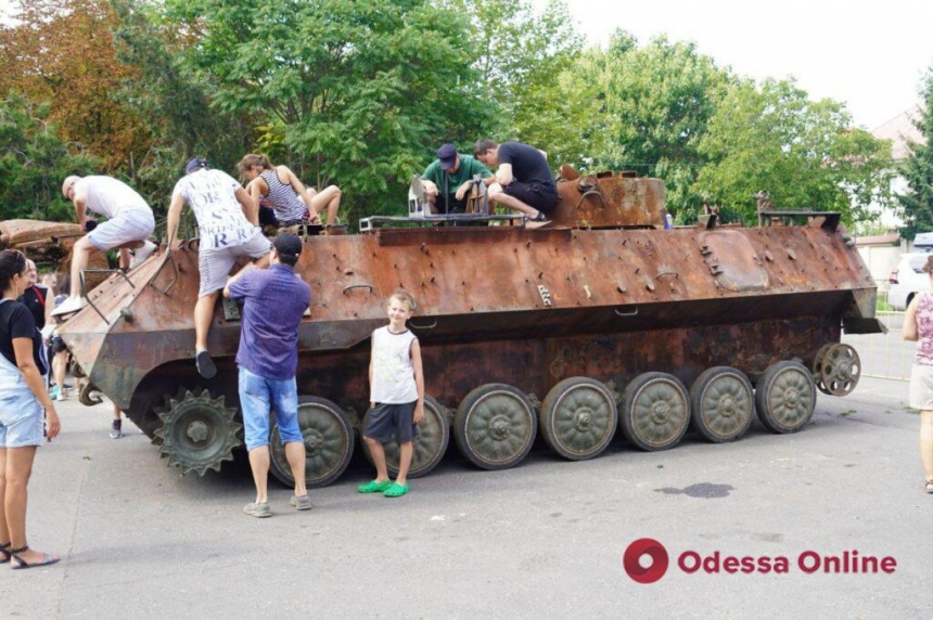 В Одесі відкрилася виставка знищеної російської техніки (фото, відео)