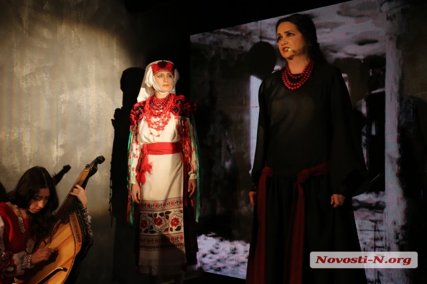 В николаевском театре открыли сцену в укрытии (фоторепортаж)