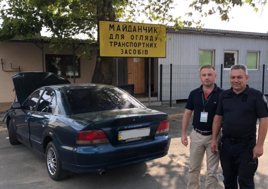 У сервісний центр МВС у Миколаєві сьогодні двічі викликали поліцію