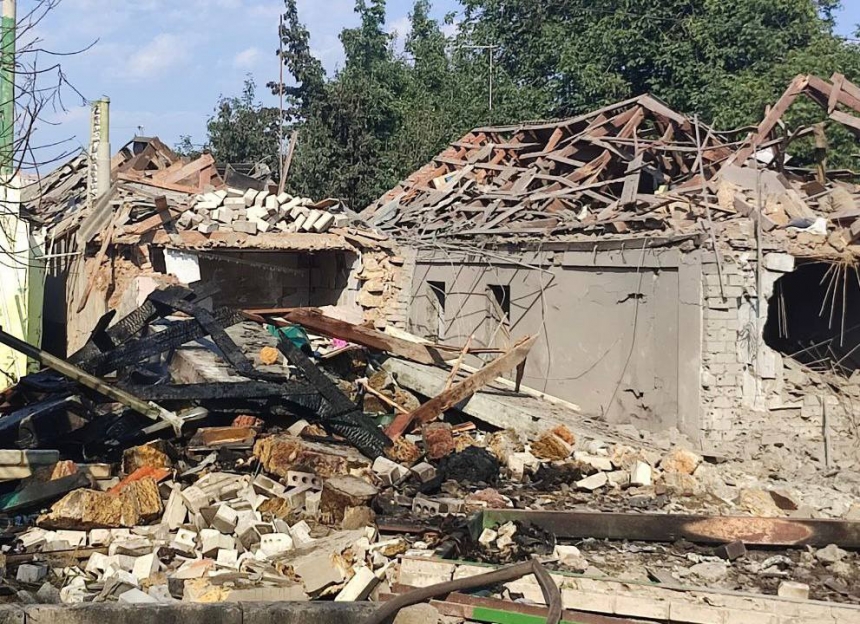Вчерашний обстрел Николаева: повреждены 8 домов и школа