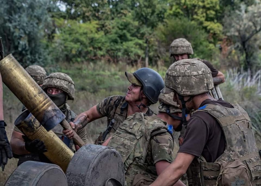 Ворог відступив на двох напрямках, під Запоріжжям проводить перегрупування, - Генштаб