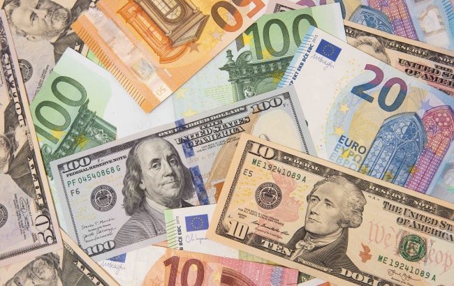 Сколько Украина должна выплатить долгов: прогноз НБУ на ближайший год