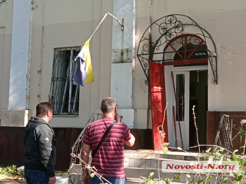 Появились фото и видео последствий обстрела Николаева