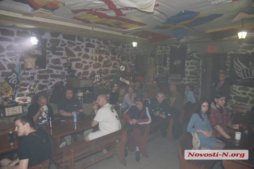 В Николаеве провели «Контрагитацию»: пели песни и читали стихи (фоторепортаж)